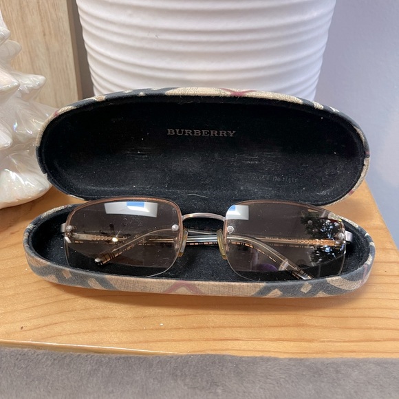 Burberry Sunglasses With Case - Picture 1 of 7